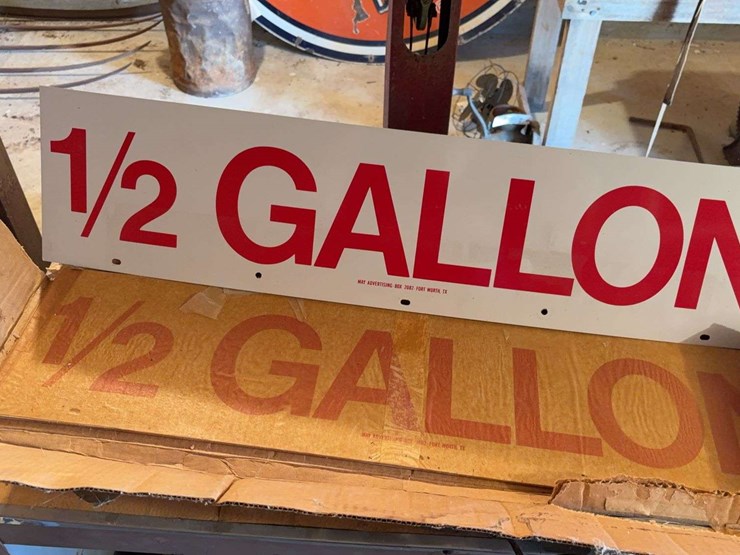 gas-pumps-signage-and-plastic-plates-image-6