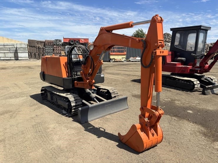 hitachi-ex21-image-2