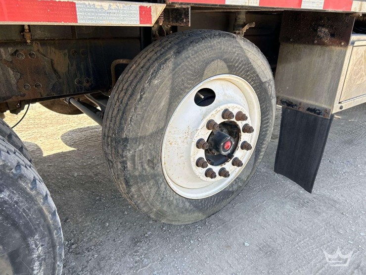 2015-freightliner-114sd-image-41