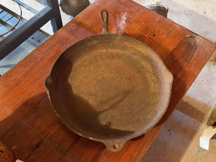 coffee-table-and-cast-iron-cooking-items-image-5