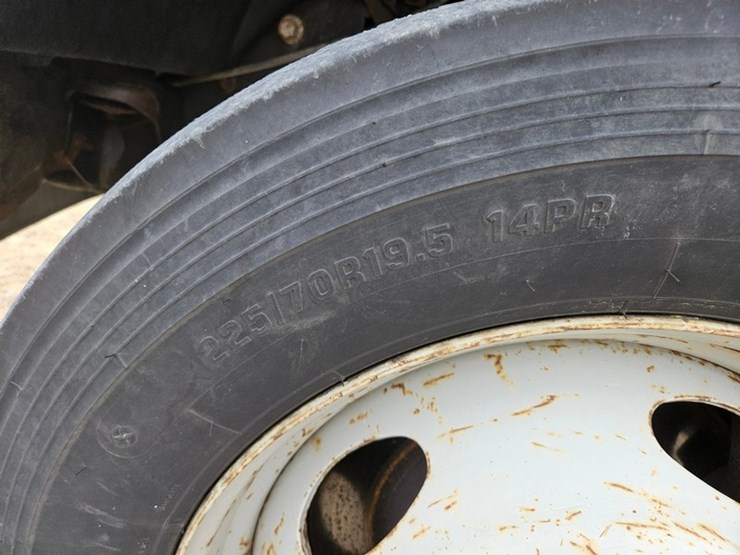 2009-ford-f550-image-42