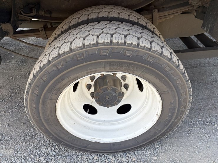 2017-ford-f550-image-16