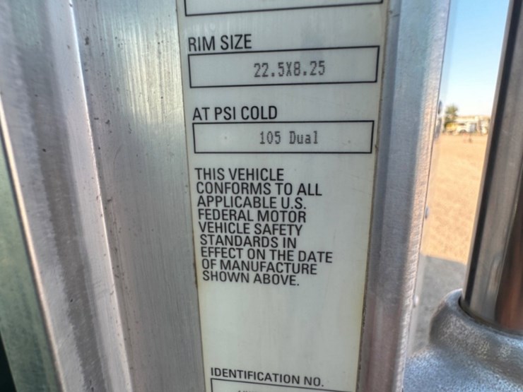 2015-kenworth-t800-image-25
