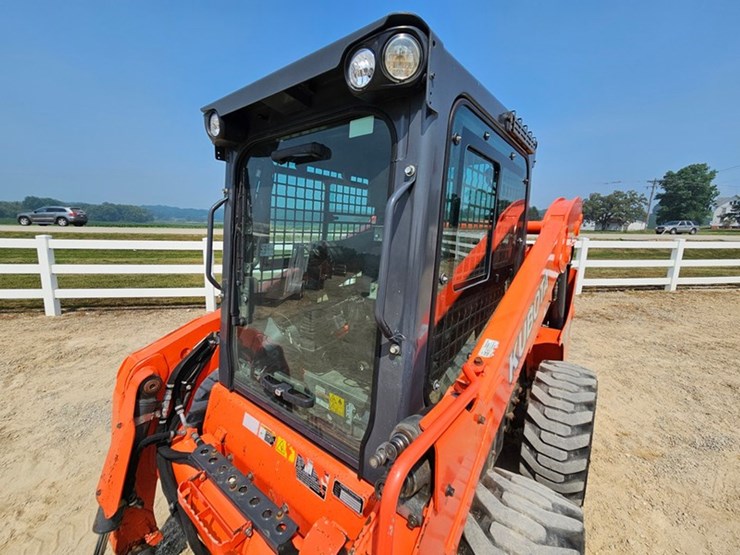 2016-kubota-ssv75-image-16