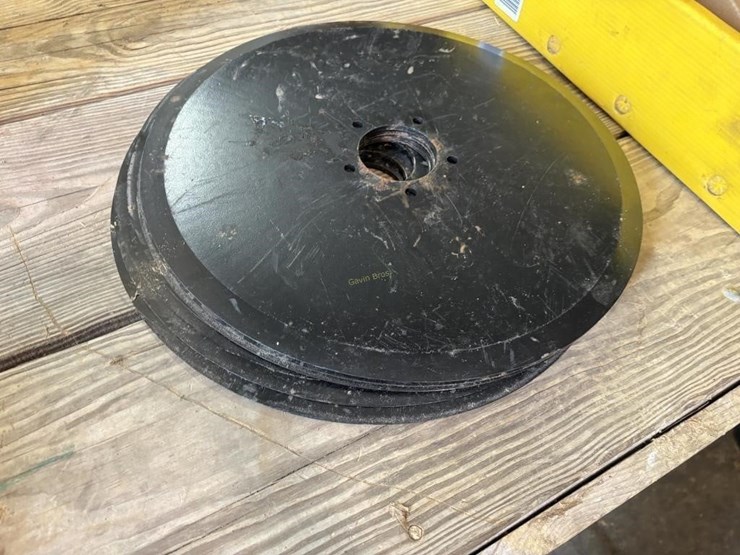 6---john-deere-single-disc-fertilizer-opener-image-1