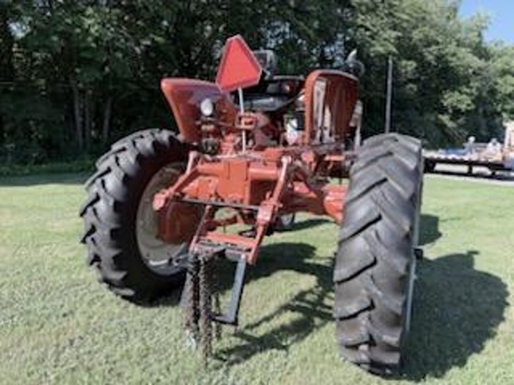 #6052-•-1964-allis-chalmers-d-19-high-crop-tractor---off-site-image-6