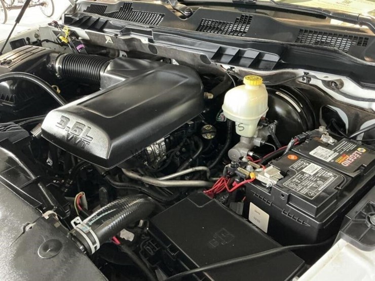 2016-dodge-1500-image-12