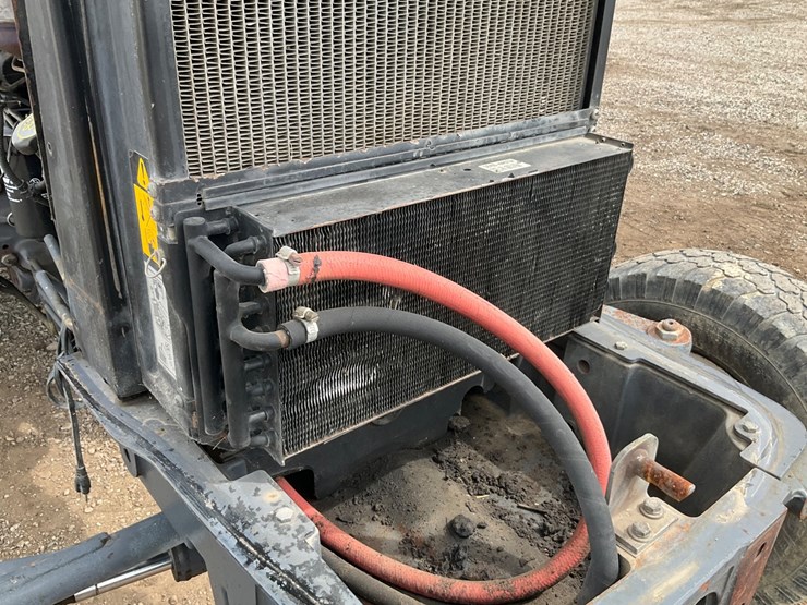 new-holland-ts100-image-61