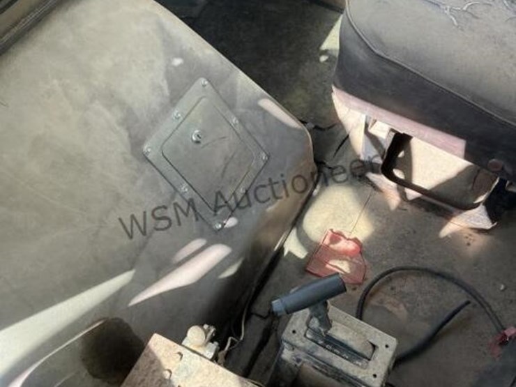 international-f2574-image-21