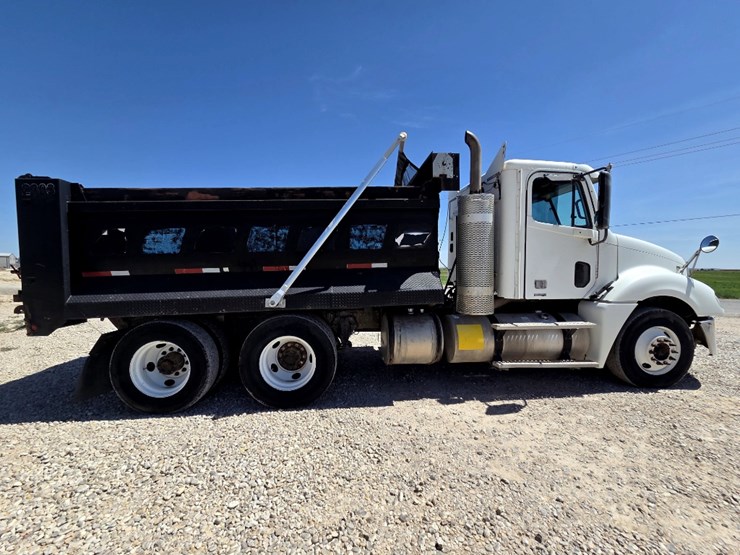 2008-freightliner-columbia-120-image-4