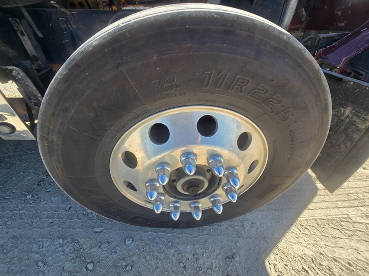 1995-peterbilt-379-image-94