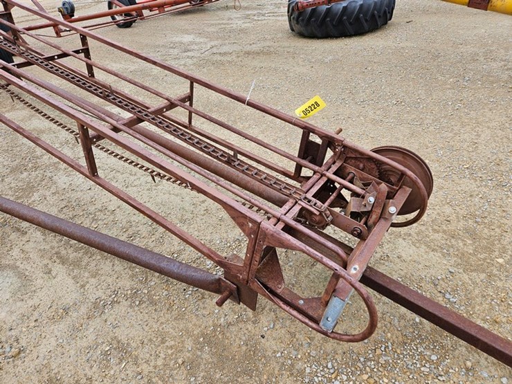 new-holland-131-image-4