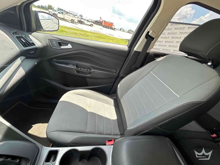 2015-ford-escape-image-19