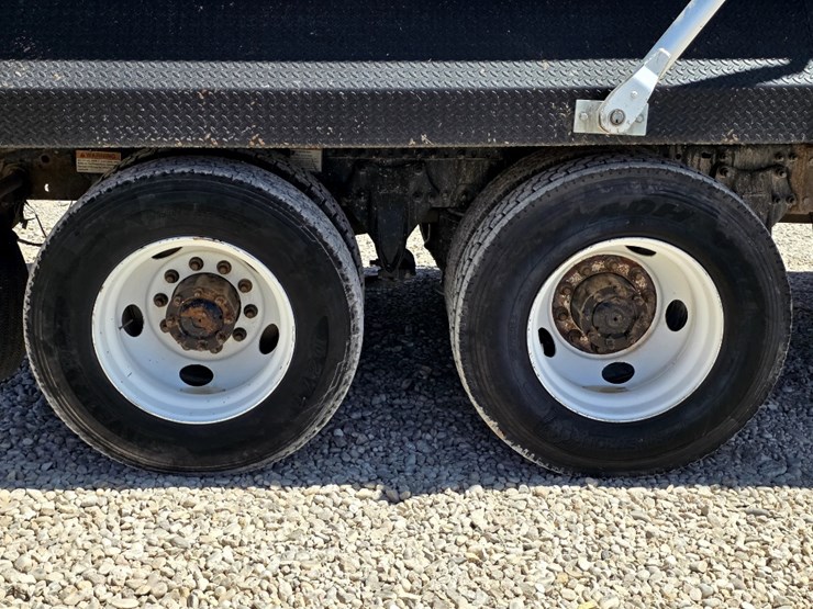 2008-freightliner-columbia-120-image-16