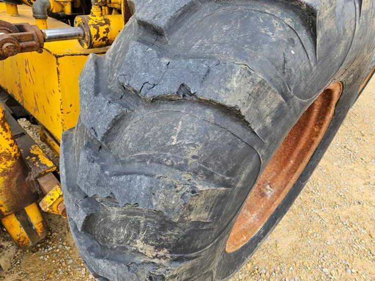 #127-•-case-single-stage-fork-lift-image-12