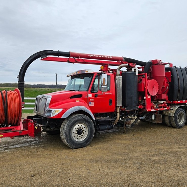 2007 INTERNATIONAL 7400