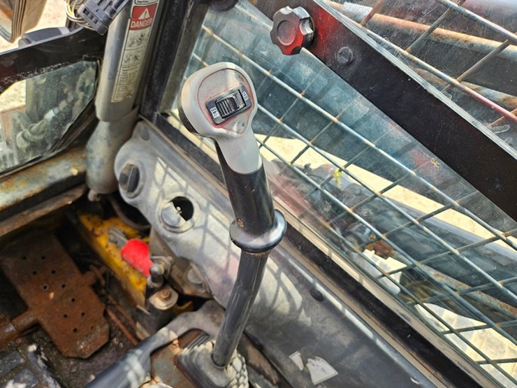 new-holland-c238-image-25