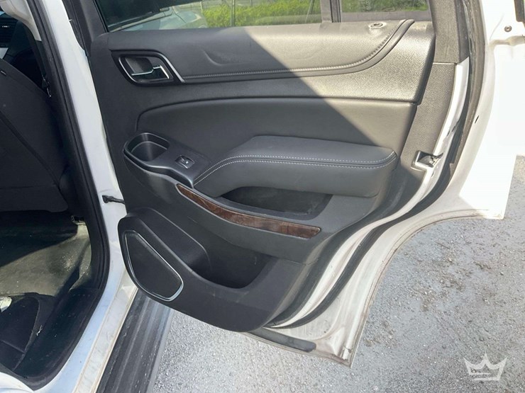2019-chevrolet-tahoe-image-20