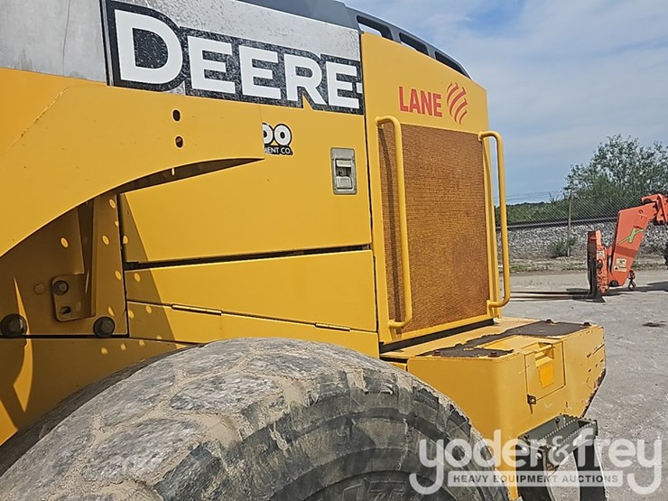 2014-deere-624k-image-33
