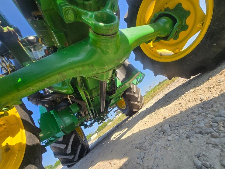 2024-john-deere-5075e-image-28
