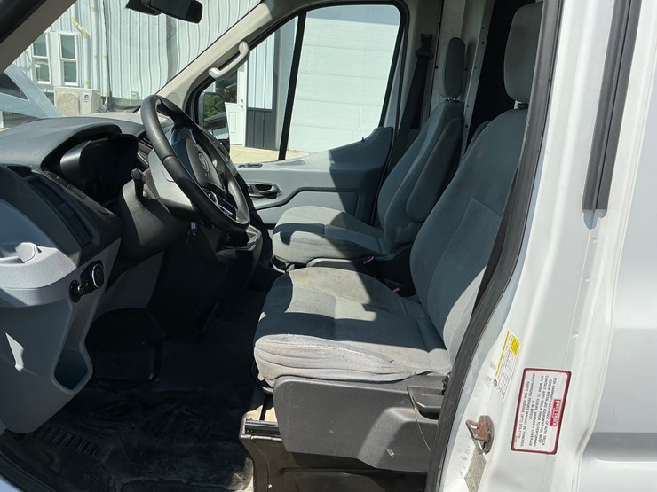 2015-ford-transit-image-15