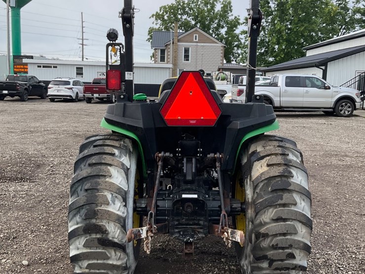 john-deere-3038e-image-4