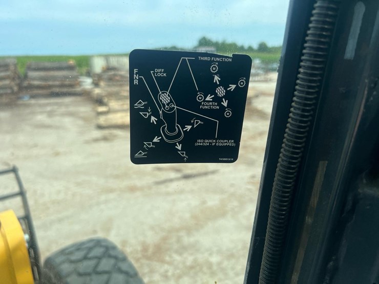 2020-deere-344l-image-46