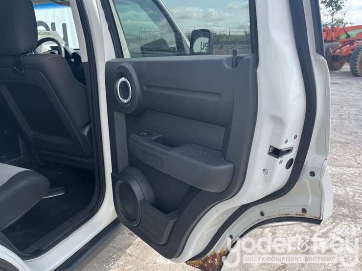 2006-dodge-nitro-image-37