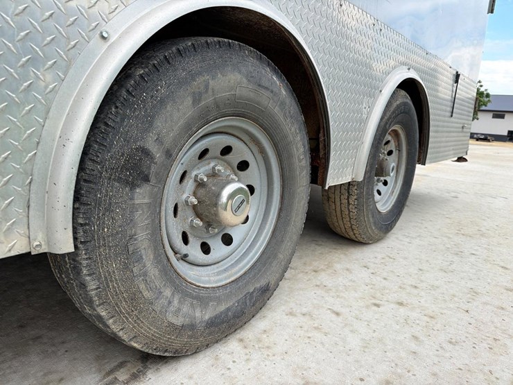 #148-•-2020-bravo-spray-foam-trailer-image-12
