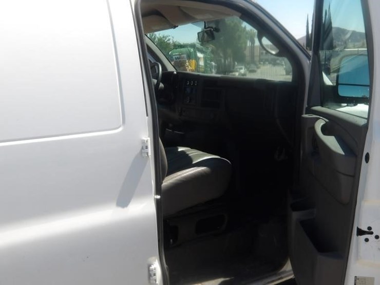 2014-utility-van-image-11