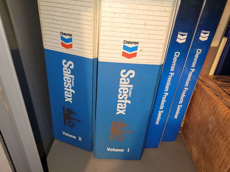 contents-of-two-shelves-image-8