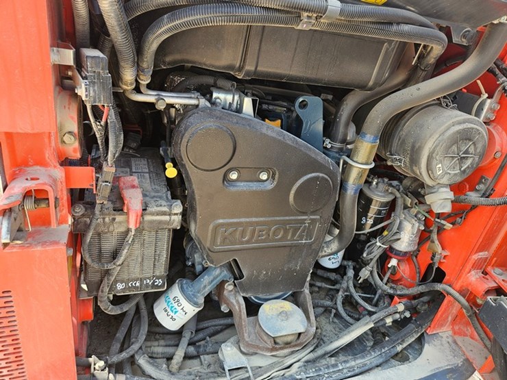 2016-kubota-ssv75-image-14