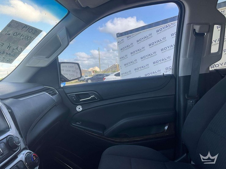2019-chevrolet-tahoe-image-15
