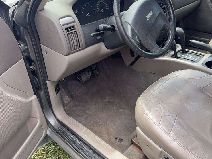2002-jeep-grand-cherokee-image-8