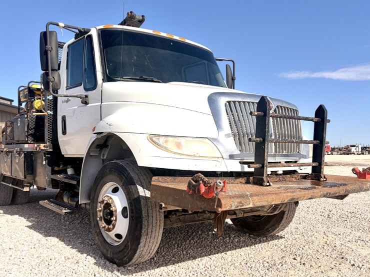 2019-international-durastar-4300-image-3