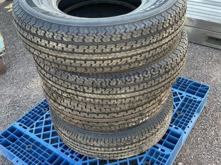 pallet-of-asst-trailer-tires-&-(2)-wheels-image-2