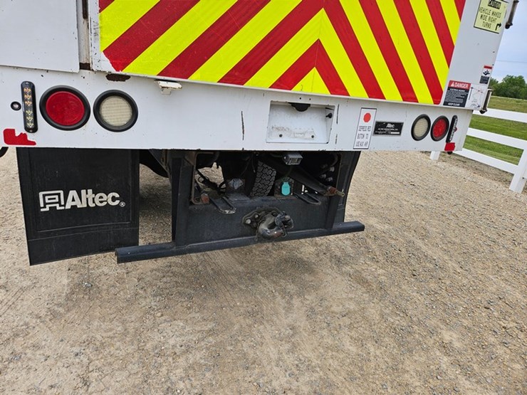 2011-international-durastar-4300-image-16
