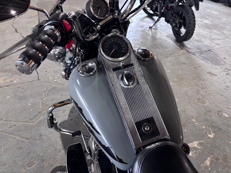 #35367-•-2004-harley-roadking-image-4