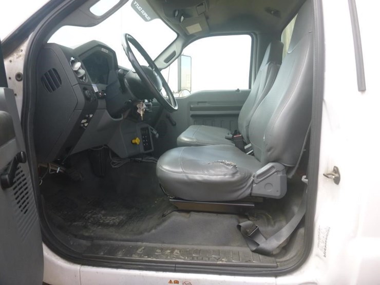 2011-ford-f750-image-17