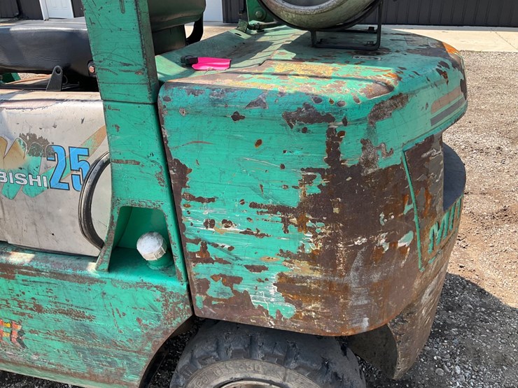 mitsubishi-fg25-image-23