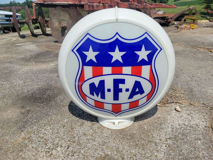 reproduction-mfa-gas-pump-globe-image-1