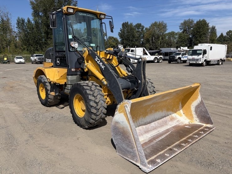 2018-deere-324k-image-2