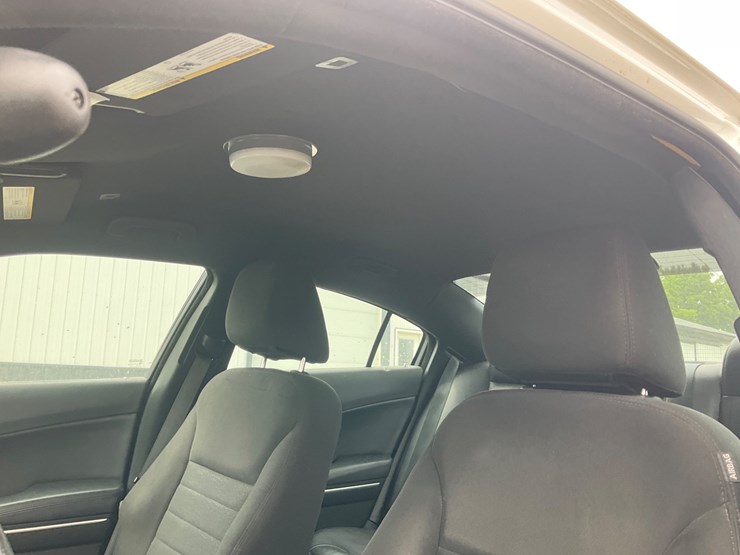 #2050-•-2018-dodge-charger-awd-image-26