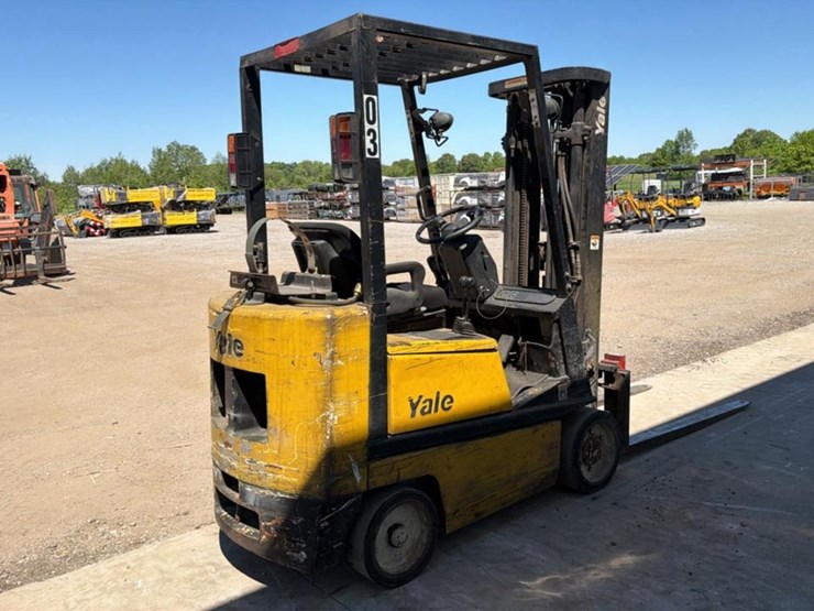 #1355-•-2004-yale-glc040-forklift-image-5