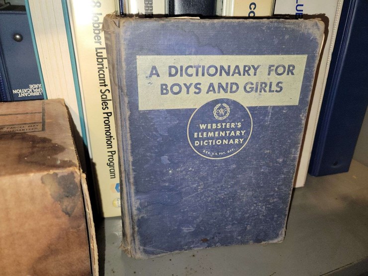 contents-of-two-shelves-image-9