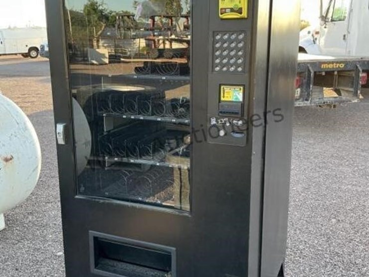 snack-vending-machine-image-4