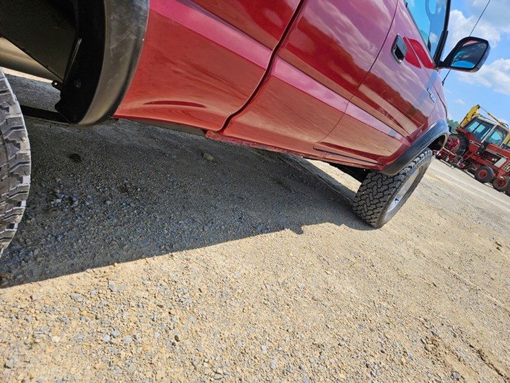 #25-•-2002-toyota-4x4-pickup-truck-image-43