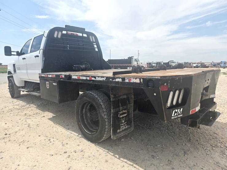 2022-chevrolet-silverado-5500hd-image-7