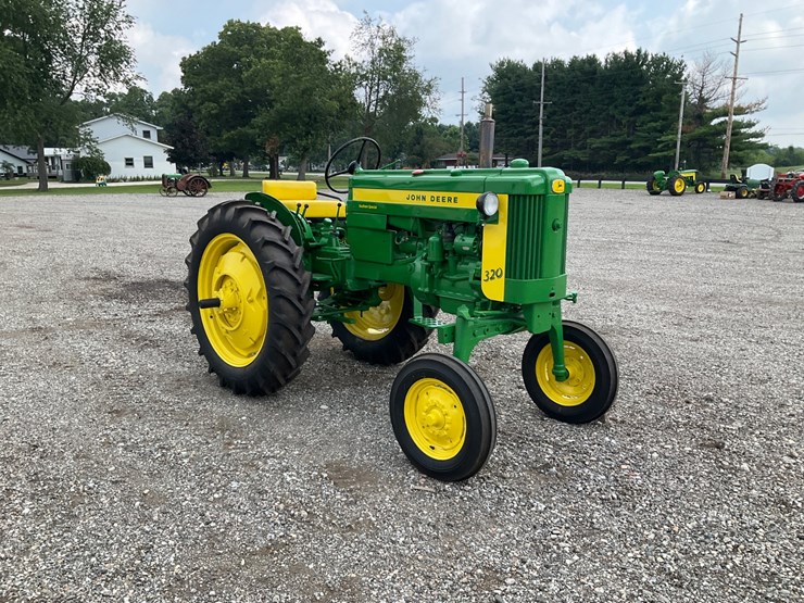 1957-john-deere-320-image-7