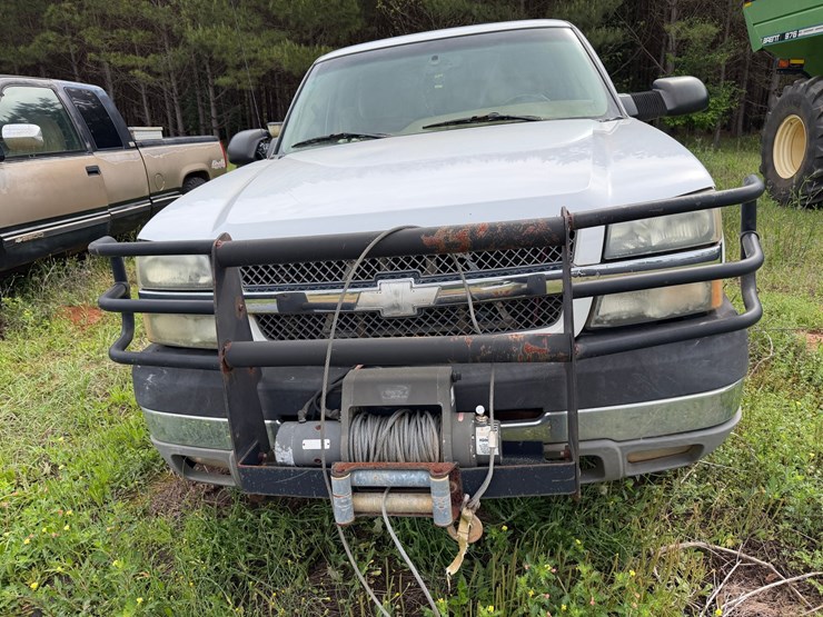 2004-chevrolet-silverado-2500-image-3